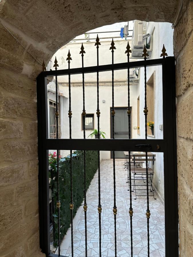 Del Carmine 23 Hotell Bari Exteriör bild