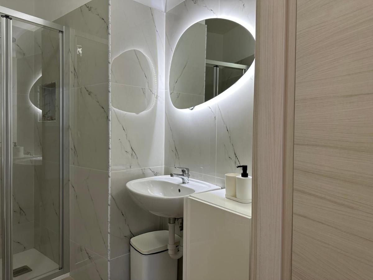 Del Carmine 23 Hotell Bari Exteriör bild